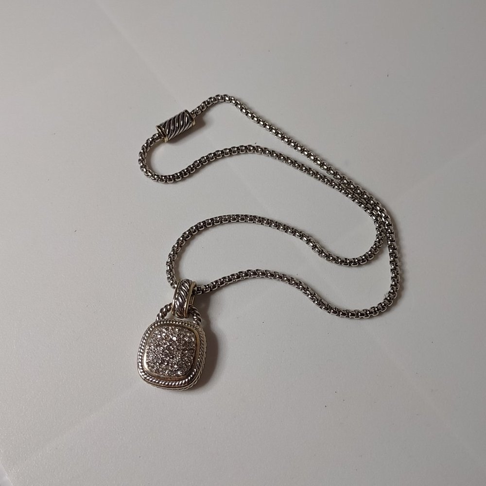 Silver Tone Metal With Clear Stones 17 Inch Pendant Necklace